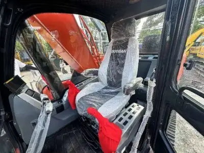 Used Doosan DX300LC Excavator photo 6