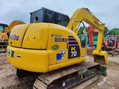 Used Komatsu PC70 Excavator photo 2
