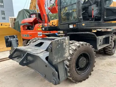 Used Hyundai R210W-9 Wheeled Excavator photo 2