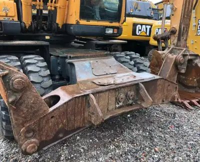 Used Hyundai 210W-9 Excavator photo 3