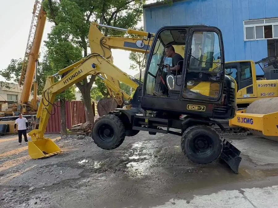 Used Hyundai R60W-7 Wheeled Excavator photo 1