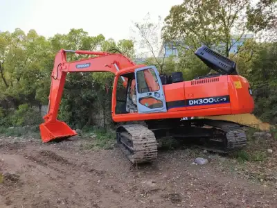 Used Doosan DH300LC Excavator photo 2
