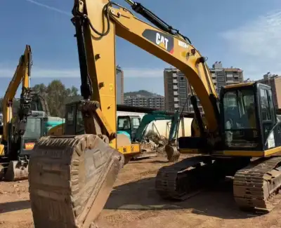 Used Caterpillar 318D2 Excavator photo 10