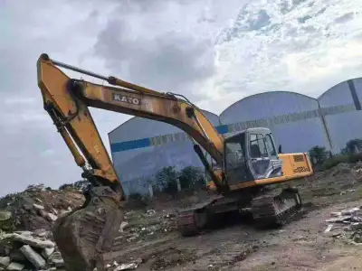 Used Kato HD1023 Excavator photo 2