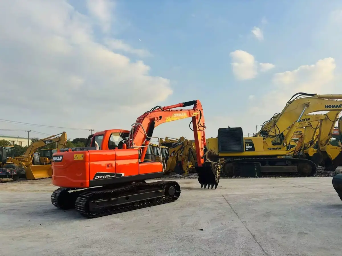 Used Doosan DX140LCA Excavator photo 1
