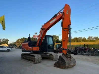 Used Doosan DX140LC Excavator photo 3