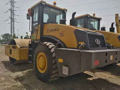Used SDLG LGS8220 Road Roller photo 2