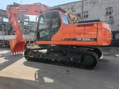 Used Doosan DX225 Excavator photo 6