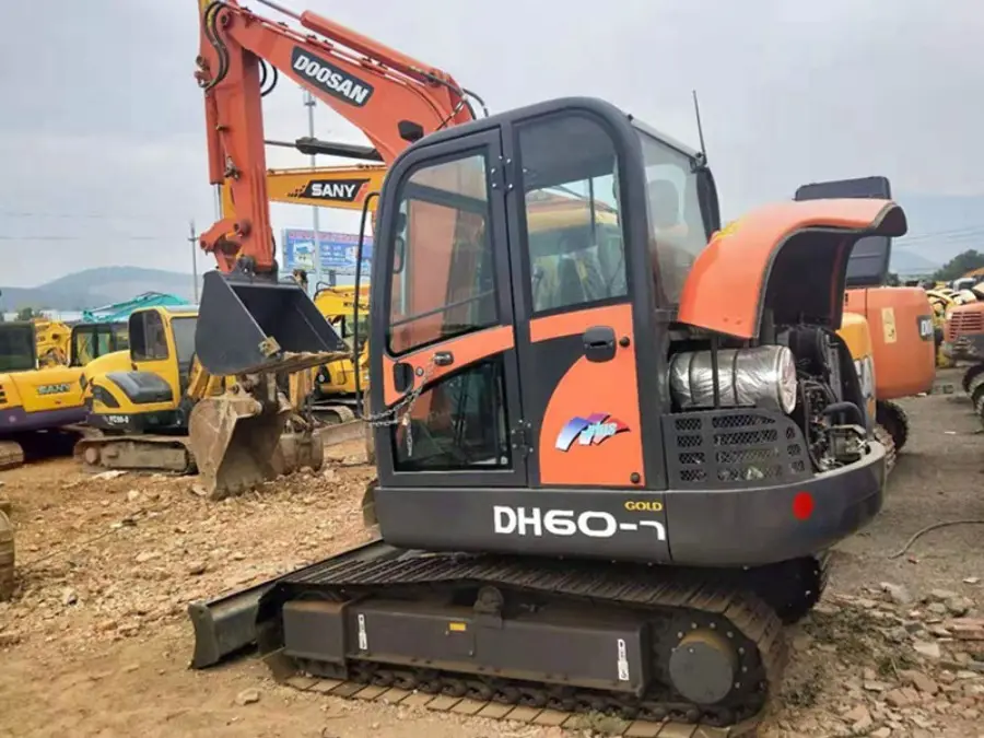 Used Doosan DH60-7 Mini Excavator photo 1
