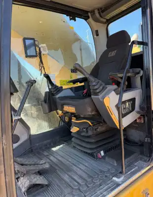 Used Caterpillar 374 Excavator photo 9