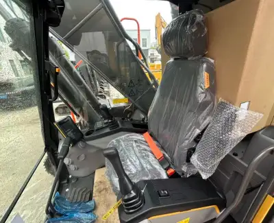 Used Volvo EC220 Excavator photo 3