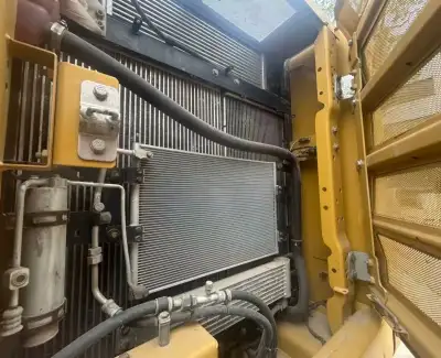 Used Caterpillar 320 Excavator photo 2