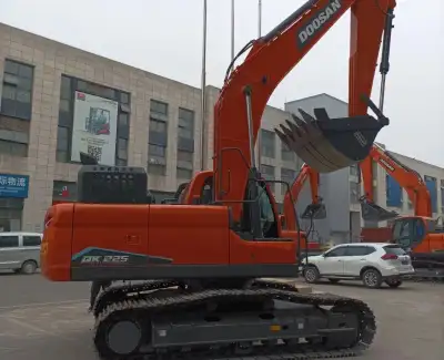Used Doosan DX225 Excavator photo 2