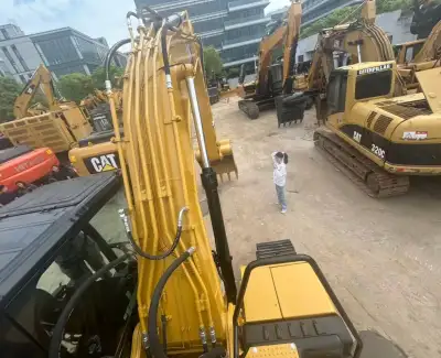 Used Caterpillar 320GC Excavator photo 2