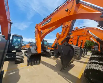 Used Doosan DX400LC Excavator photo 2