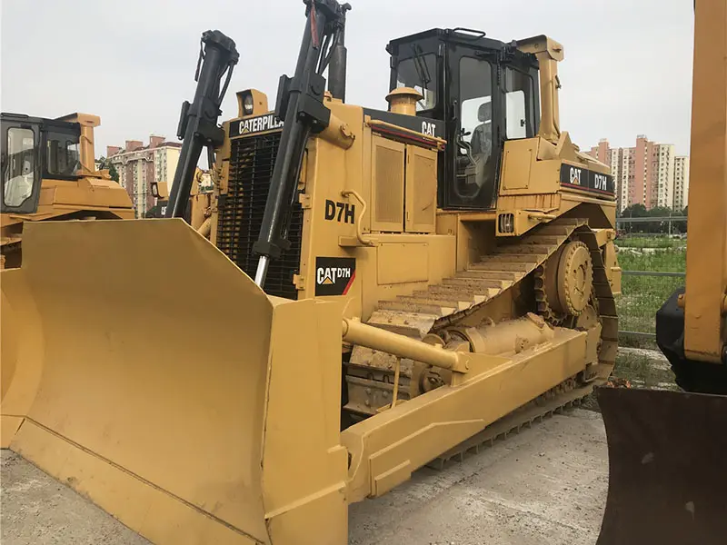 Used Caterpillar D7H Bulldozer photo 1
