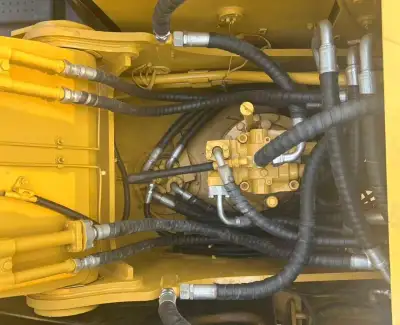 Used Caterpillar 320D2L Excavator photo 10