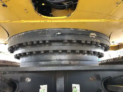 Used Komatsu PC490LC-10 Excavator photo 9