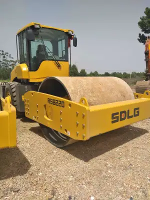 Used SDLG LGS8220 Road Roller photo 3