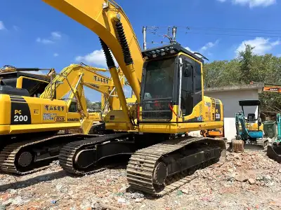 Used Komatsu PC220-8 Excavator photo 2