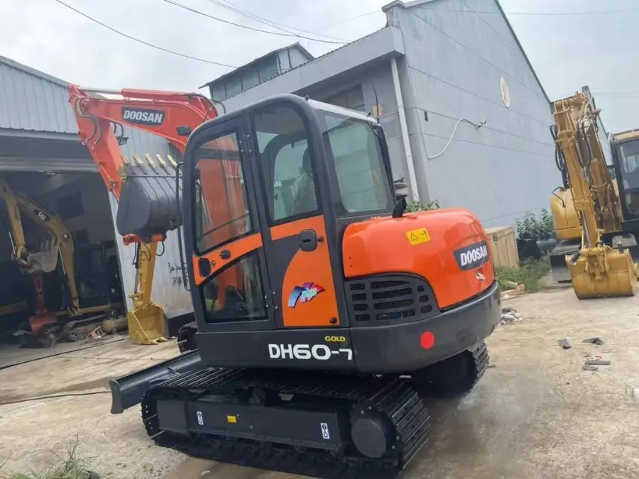Used Doosan DH60-7 Mini Excavator photo 1