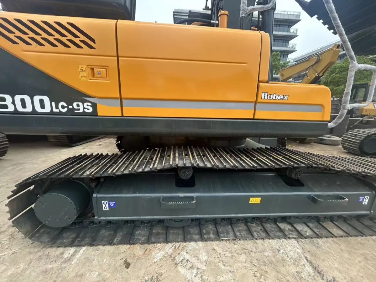 Used Hyundai 300LC-9S Excavator photo 1