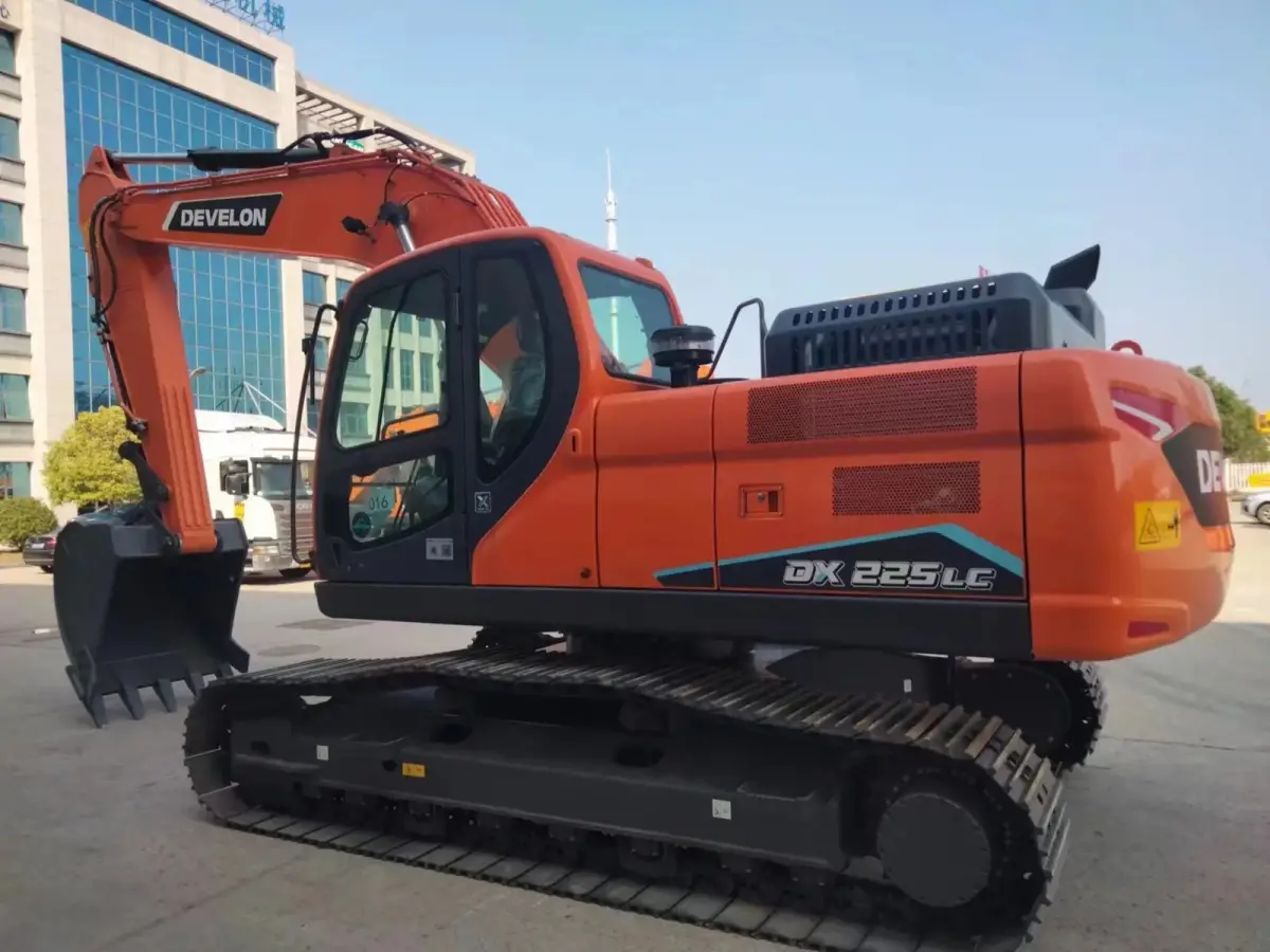 Used Doosan DX225LC Excavator photo 1