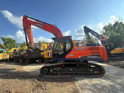 Used Doosan DX300LC Excavator photo 3