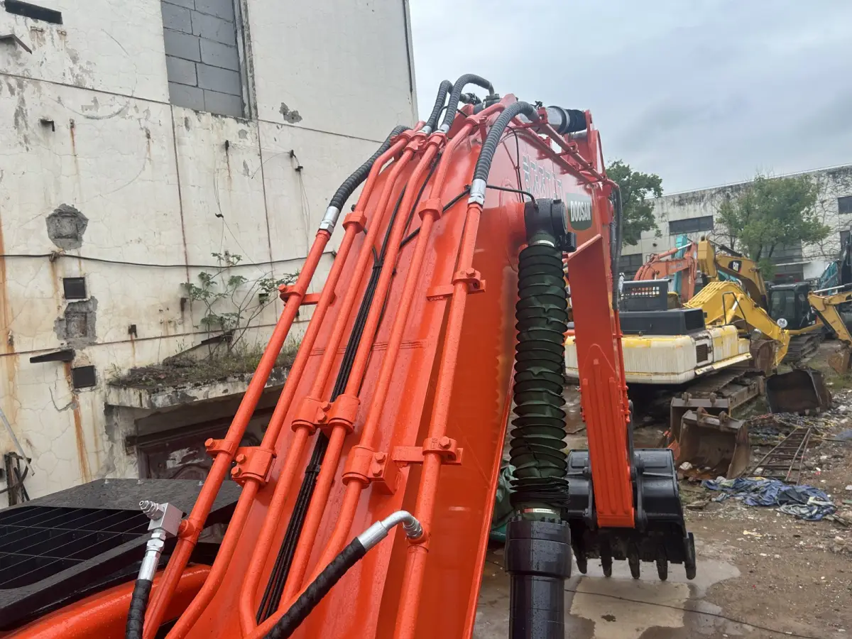 Used Doosan 340 Excavator photo 1