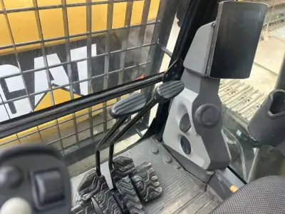 Used Caterpillar 320 Excavator photo 6