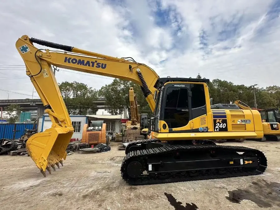 Used Komatsu PC240-8 Excavator photo 1