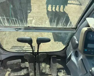 Used Kobelco 135 Excavator photo 4