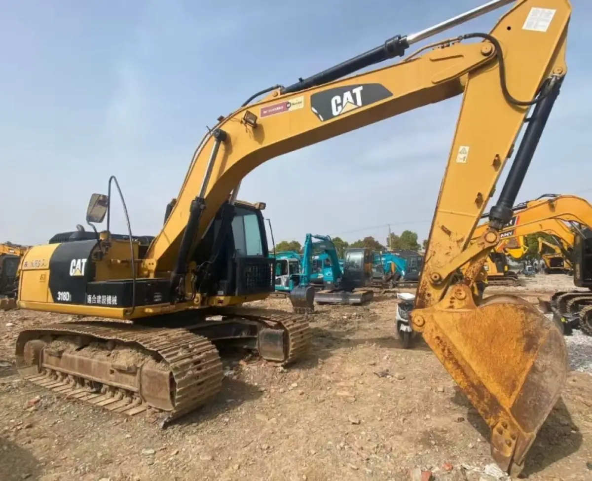 Used Caterpillar 318D2 Excavator photo 1