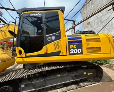 Used Komatsu PC200 Excavator photo 9