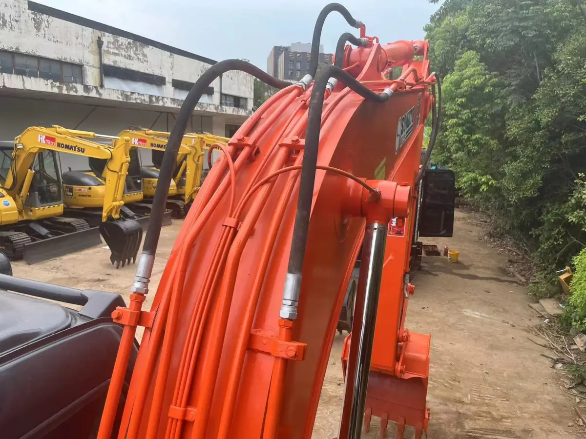 Used Hitachi 120 Excavator photo 1