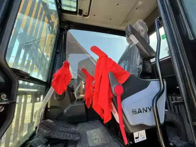Used Sany SY265C Excavator photo 4