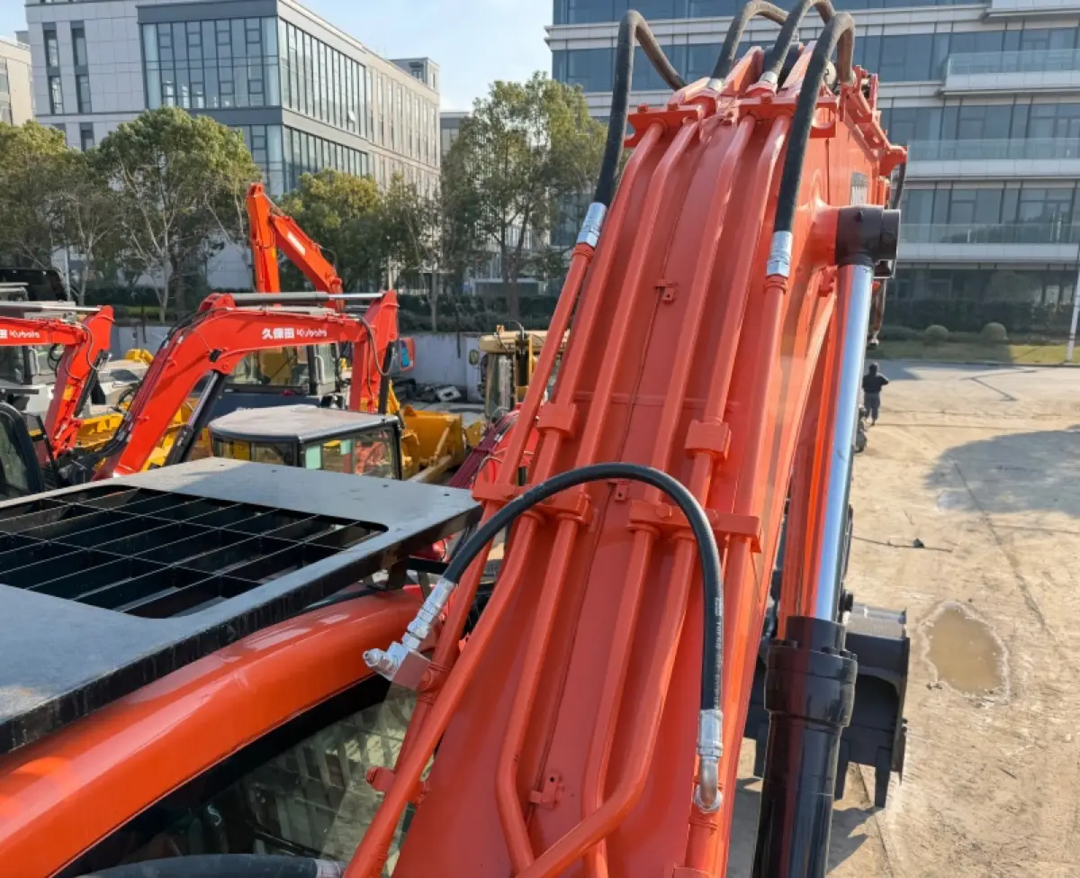 Used Doosan DX340 Excavator photo 1