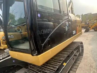 Used Caterpillar 320D2L Excavator photo 4