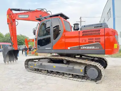 Used Doosan 225 Excavator photo 3