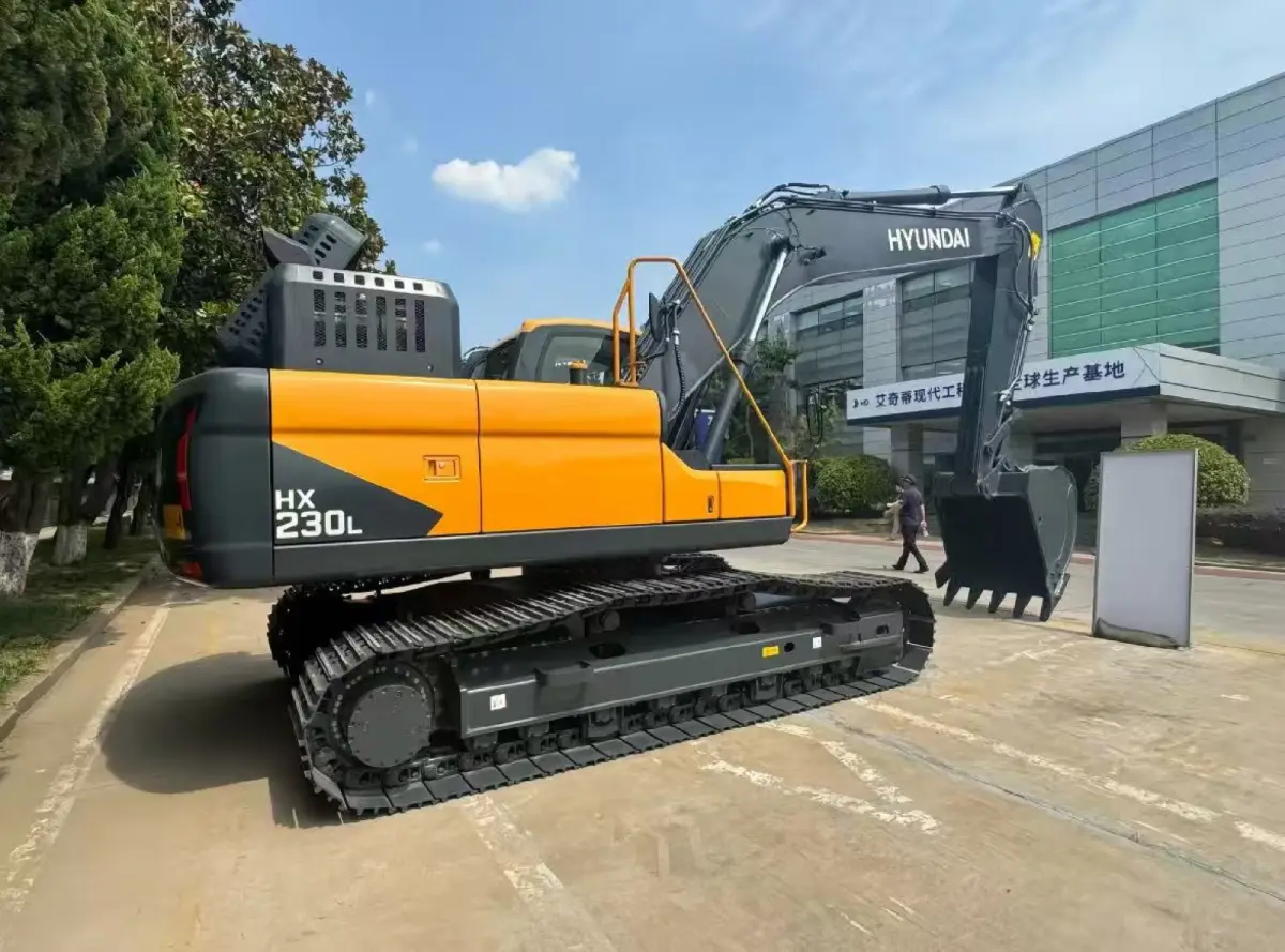 Used Hyundai HX230L Excavator photo 1