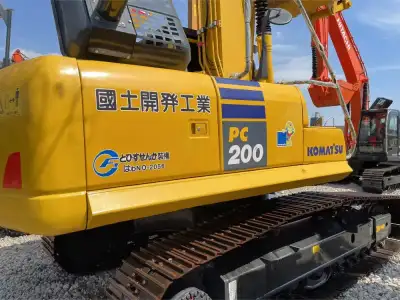 Used Komatsu PC200-8 Excavator photo 4
