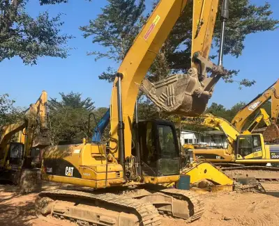 Used Caterpillar 320D Excavator photo 3