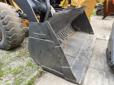 Used Volvo L120G Wheel Loader photo 3