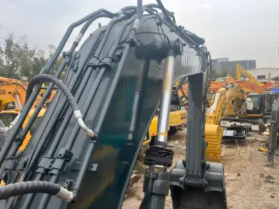Used Hyundai 305LC-9T Excavator photo 3