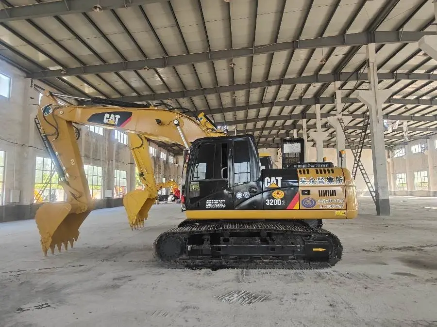 Used Caterpillar 320D Excavator photo 1