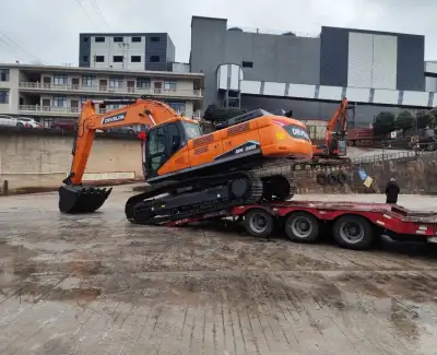 Used Doosan DX380 Excavator photo 5