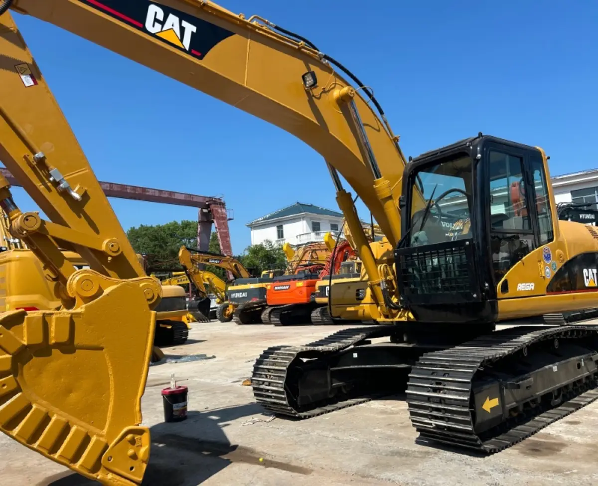 Used Caterpillar 320CL Excavator photo 1