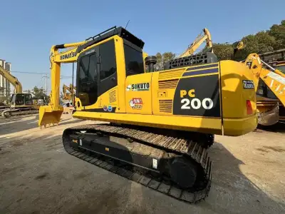 Used Komatsu PC200-8 Excavator