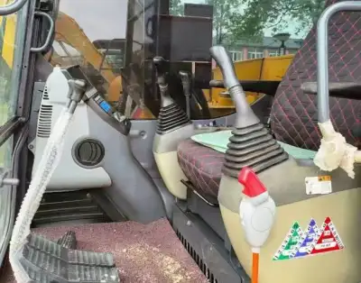 Used Komatsu PC70 Excavator photo 5
