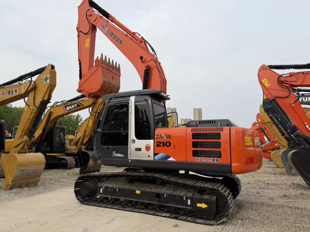 Used Hitachi 210 Excavator photo 1